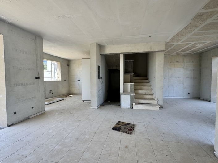 Image No.5-3 Bed Villa for sale