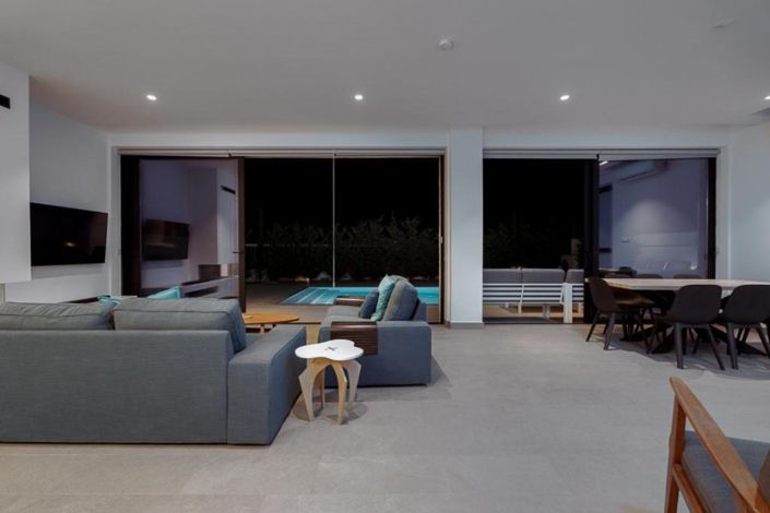 Image No.4-5 Bed Property for sale