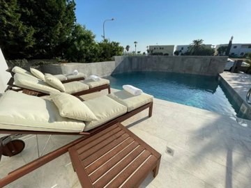 Detached Villa For Sale  in  Agia Varvara