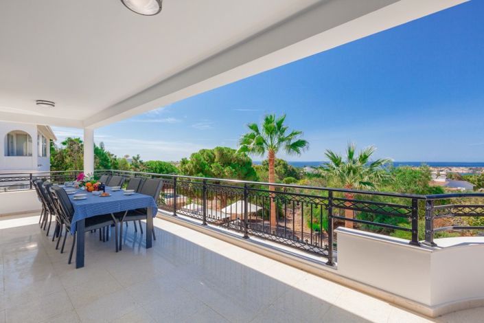 Image No.2-5 Bed Villa for sale