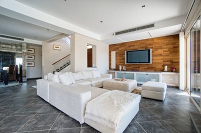 Detached Villa For Sale  in  Paramali