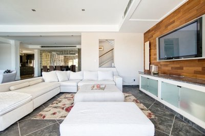Detached Villa For Sale  in  Paramali