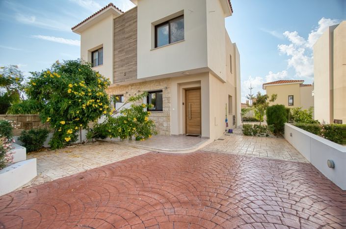 Image No.1-2 Bed Villa for sale