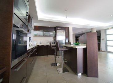 Detached Villa For Sale  in  Panthea