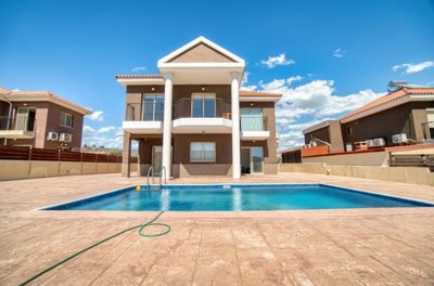 Detached Villa For Sale  in  Monagroulli