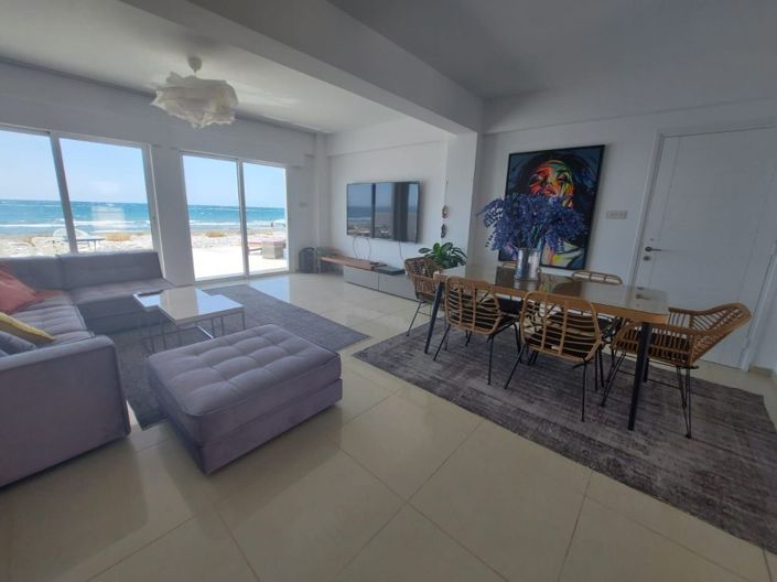 Image No.2-Villa de 4 chambres à vendre à Pervolia