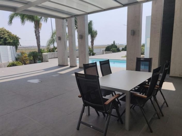 Image No.3-4 Bed Villa for sale