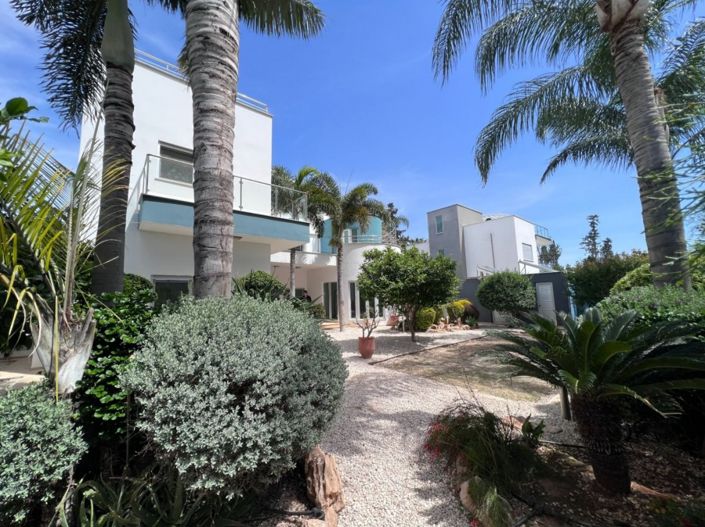 Image No.6-4 Bed Villa for sale