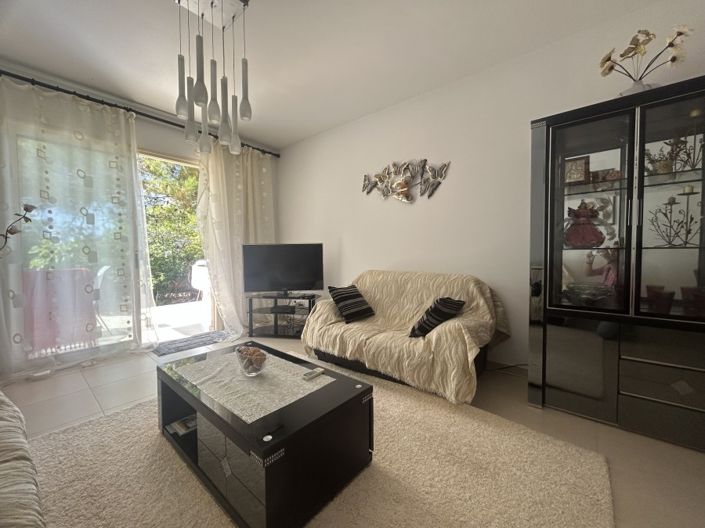 Image No.9-2 Bed Townhouse for sale