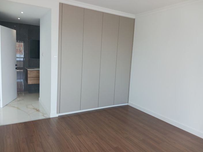 Image No.8-3 Bed Apartment for sale