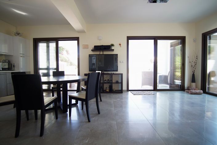 Image No.5-3 Bed Villa for sale
