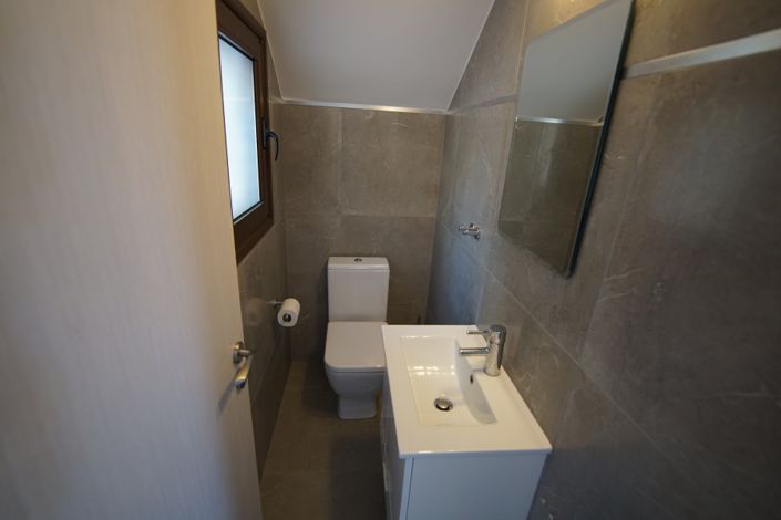 Image No.8-3 Bed Villa for sale