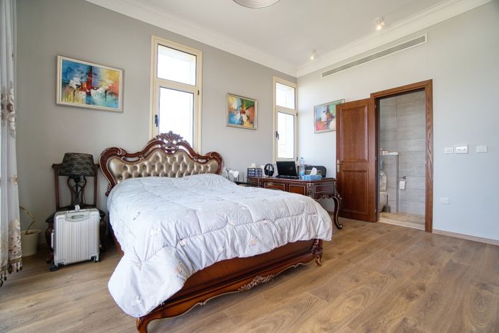 Image No.8-4 Bed Villa for sale