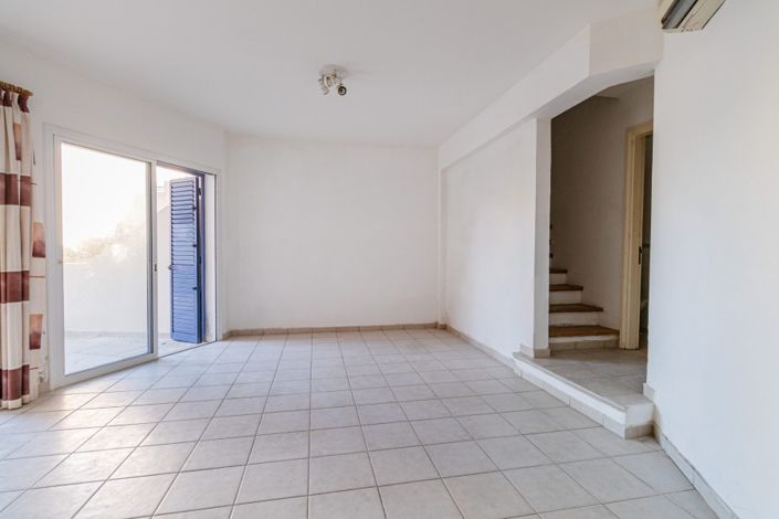 Image No.9-2 Bed Townhouse for sale