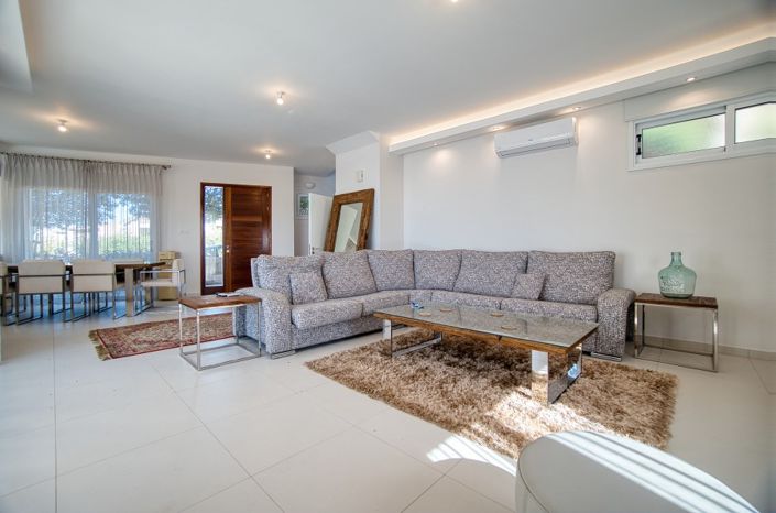 Image No.4-3 Bed Villa for sale