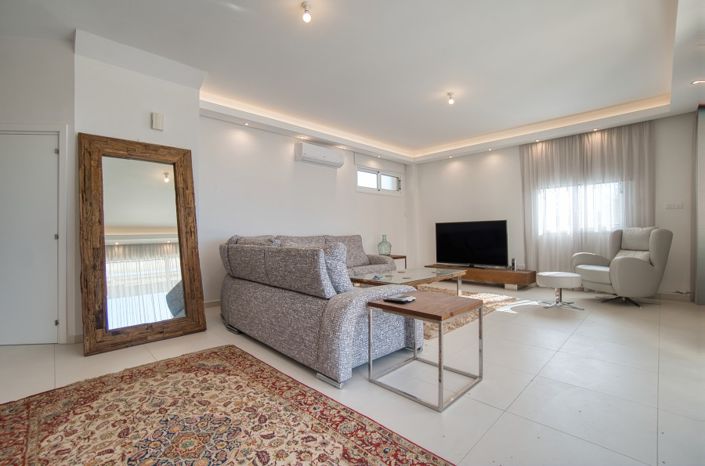 Image No.7-3 Bed Villa for sale