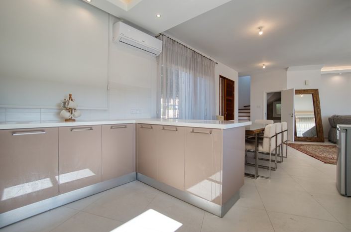 Image No.8-3 Bed Villa for sale
