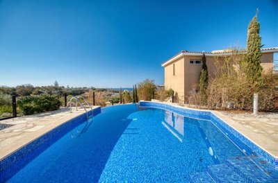 Detached Villa For Sale  in  Chloraka