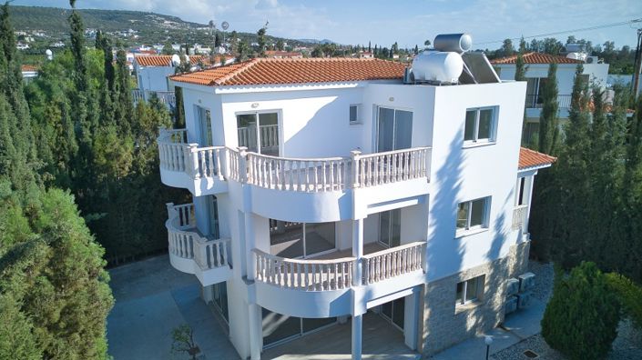 Image No.2-4 Bed Villa for sale