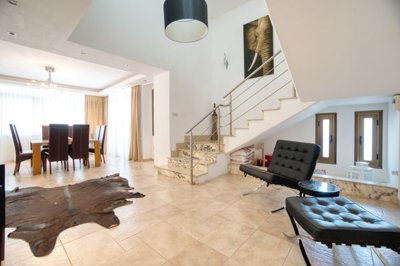 Detached Villa For Sale  in  Ayios Athanasios