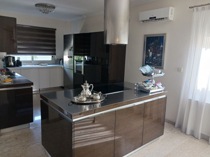 Image No.4-Villa de 5 chambres à vendre à Agios Athanasios