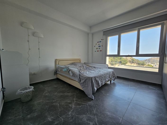 Image No.10-4 Bed Villa for sale