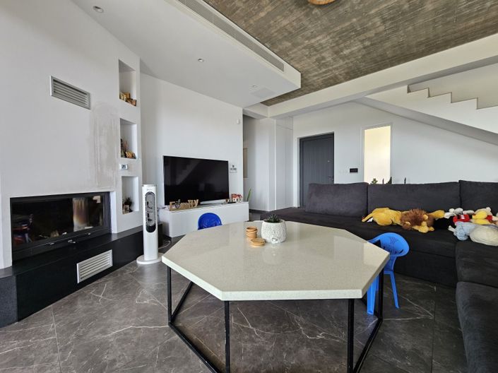 Image No.9-4 Bed Villa for sale