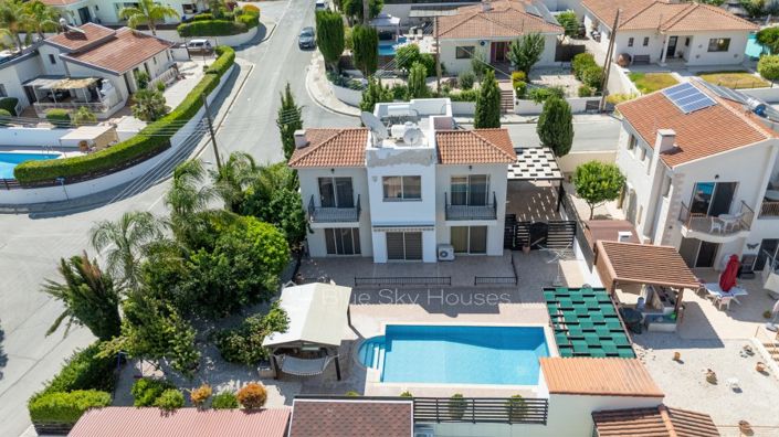 Image No.3-3 Bed Villa for sale