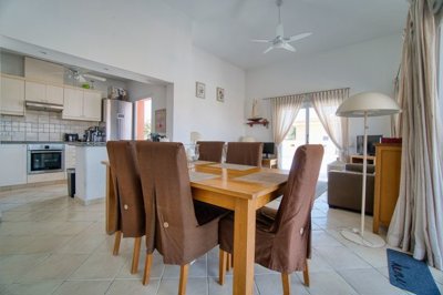 Penthouse For Sale  in  Kato Paphos