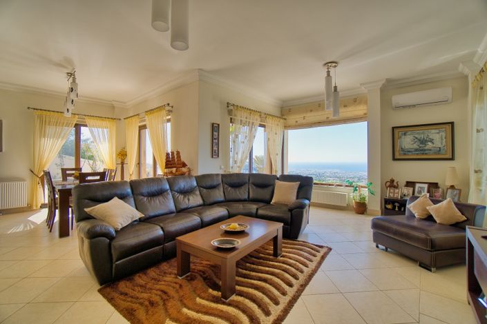 Image No.8-5 Bed Villa for sale