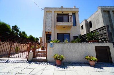 Semi Detached Villa For Sale  in  Livadia