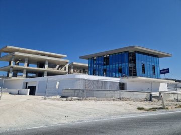 1 - Pyrgos, Propriété