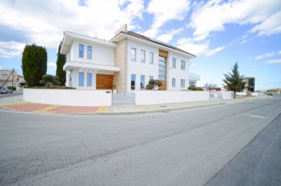 Detached Villa For Sale  in  Larnaca