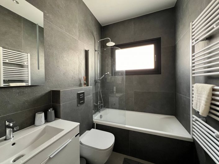 Image No.6-3 Bed Apartment for sale