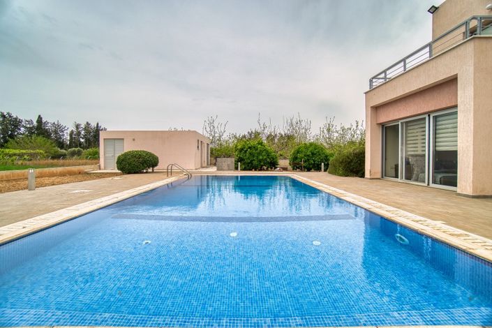 Image No.2-4 Bed Villa for sale