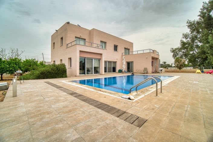 Image No.3-4 Bed Villa for sale