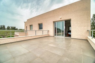 Detached Villa For Sale  in  Geroskipou