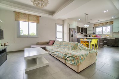 Detached Villa For Sale  in  Geroskipou