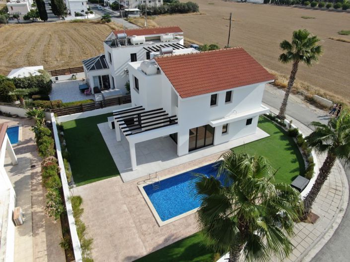 Image No.1-Villa de 4 chambres à vendre à Larnaca