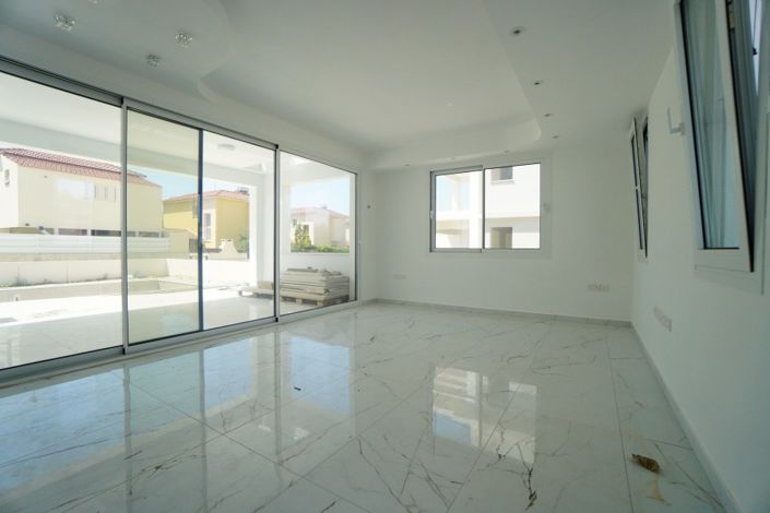 Image No.7-3 Bed Villa for sale