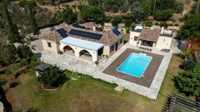 Detached Villa For Sale  in  Laneia