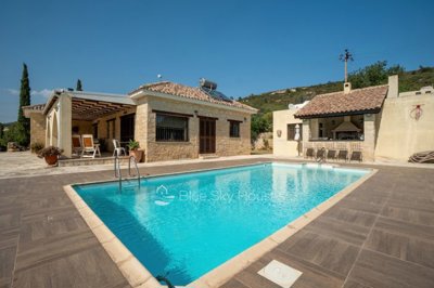 Detached Villa For Sale  in  Laneia