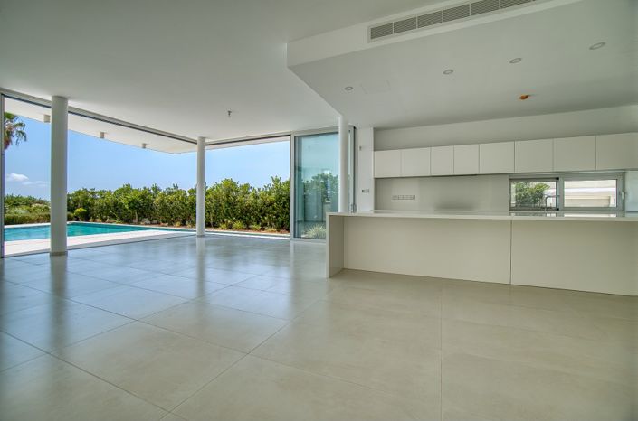 Image No.6-5 Bed Villa for sale