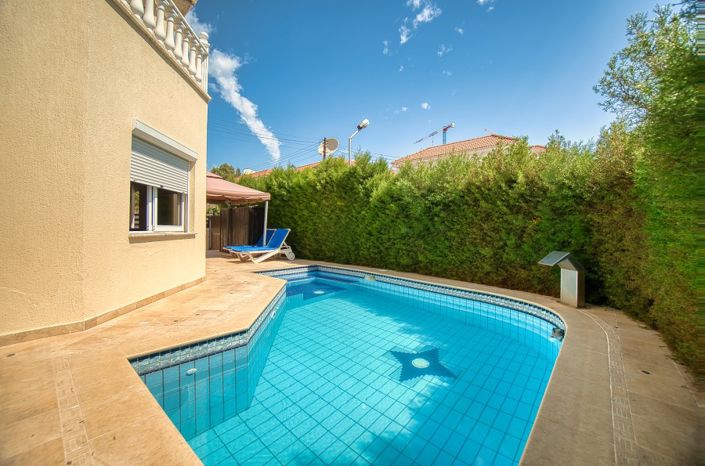 Image No.3-Villa de 4 chambres à vendre à Potamos Germasogeias