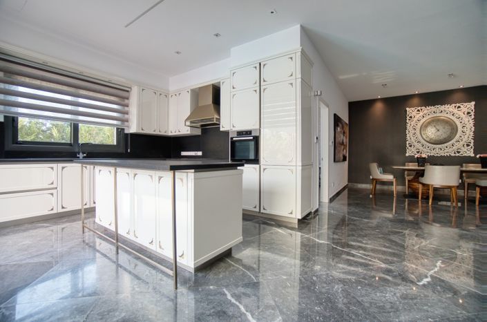 Image No.8-5 Bed Villa for sale