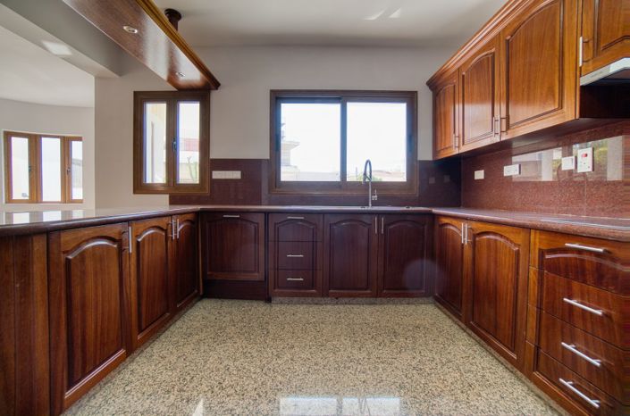 Image No.8-6 Bed Villa for sale