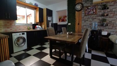 Detached Villa For Sale  in  Parekklisia
