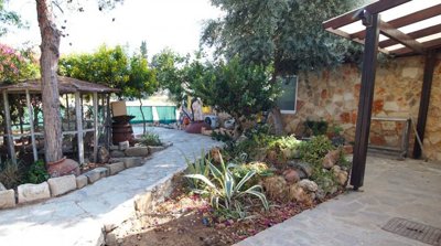 Detached Villa For Sale  in  Parekklisia
