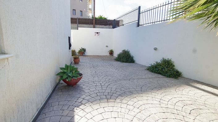 Image No.5-Villa de 4 chambres à vendre à Parekklisia