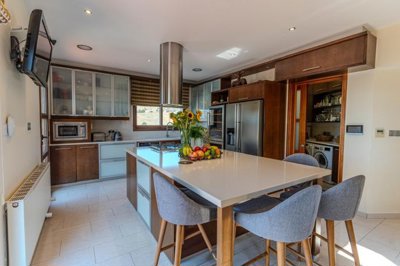 Detached Villa For Sale  in  Parekklisia